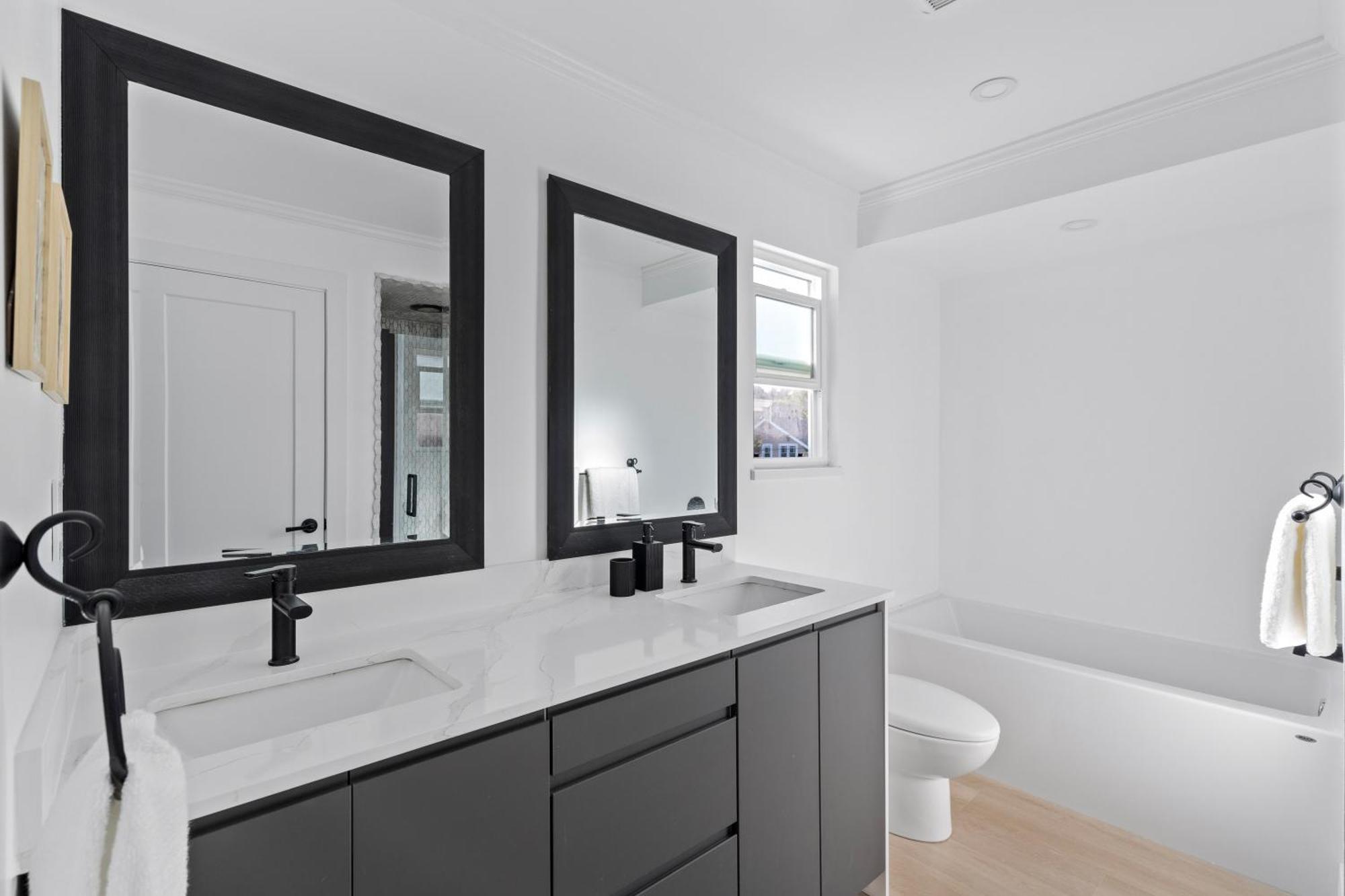 Modern Kitsilano 2 Bedroom Home With A Hot Tub Ванкувер Экстерьер фото
